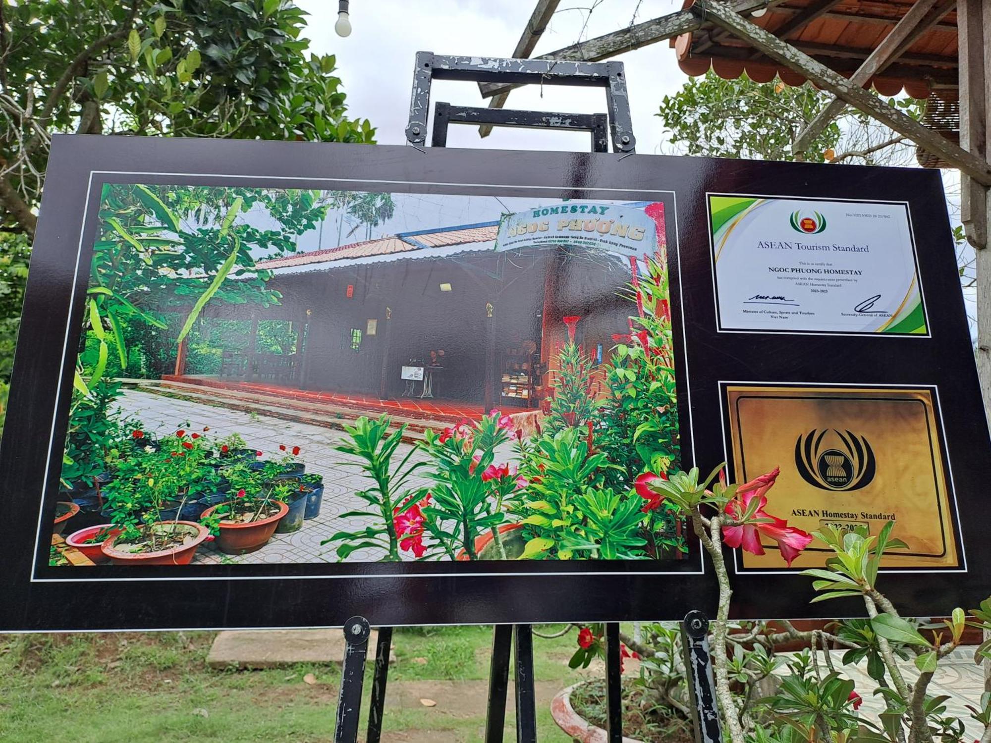 Ngoc Phuong Homestay Vĩnh Long Exterior foto